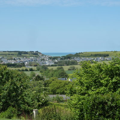 La vue vers Port en Bessin